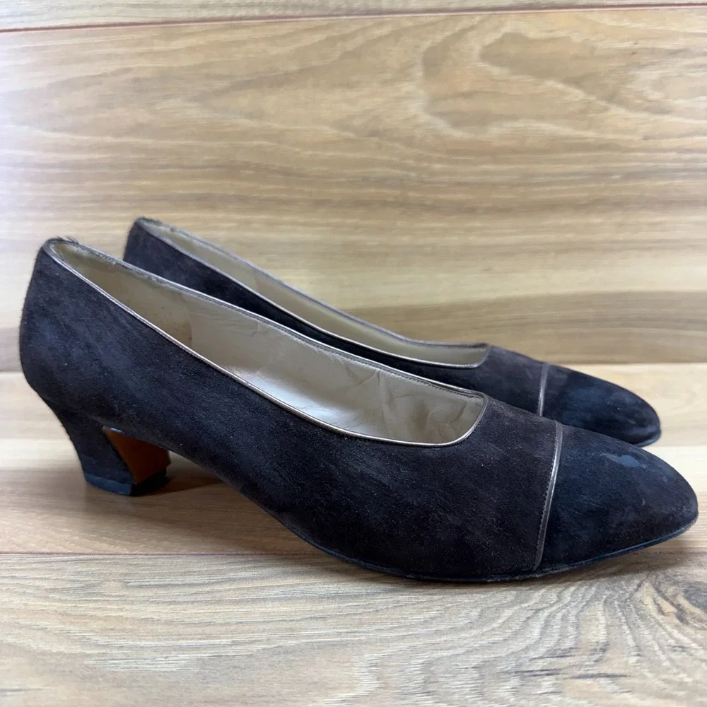 Salvatore Ferragamo Vintage Cap Toe Pumps Womens 7.5 B Dark Brown Suede 90's